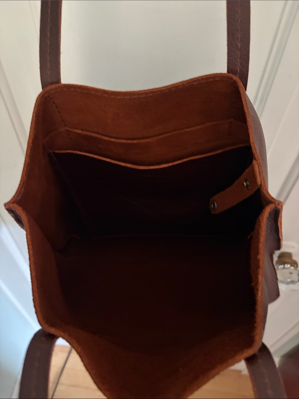 Portland Leather • Medium August Tote in Coldbrew - Picture 4 of 8